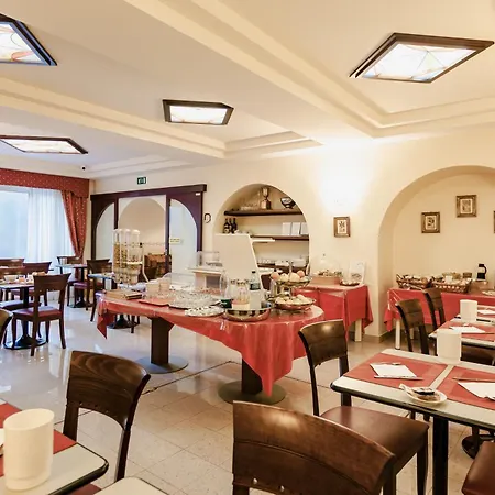 Stella Hotell 3*
